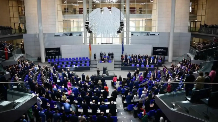 Никогда такого не было, и вот опять