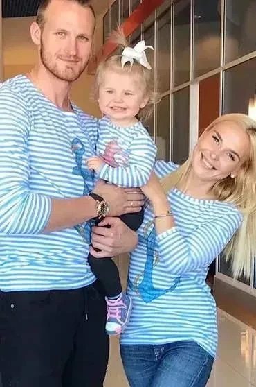 Пелагея вывезла дочь на отдых за границу после победы в суде над Иваном Телегиным