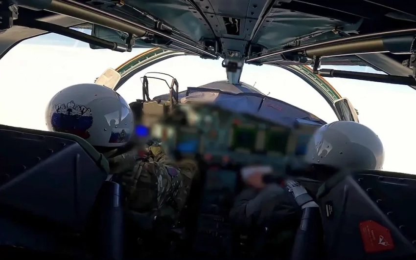 Экипаж Су-34 ВКС РФ сумел уйти от перехвата зенитными ракетами ЗРК Patriot ВСУ