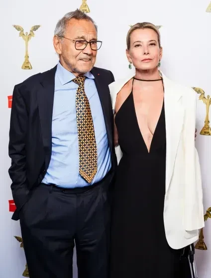 "Родителем быть непросто". Юлия Высоцкая дала редкий комментарий после новости об удочерении девочки