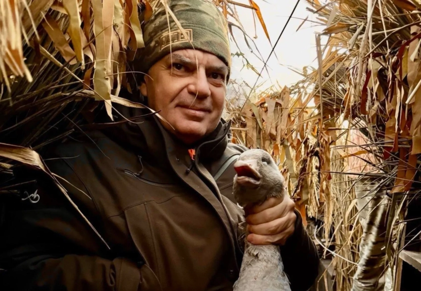 Селфи с мёртвым гусем: миллиардер Сергей Шишкарёв похвастался охотничьими трофеями