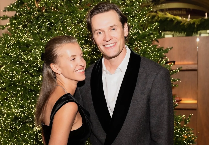 Ксения Соловьёва, Иван Хохлов и сёстры Голомаздины на презентации коллекции 12 Storeez в ГУМе