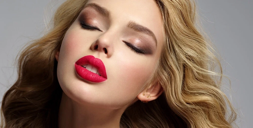5 этапов при нанесении матовой помады, чтобы она держалась дольше