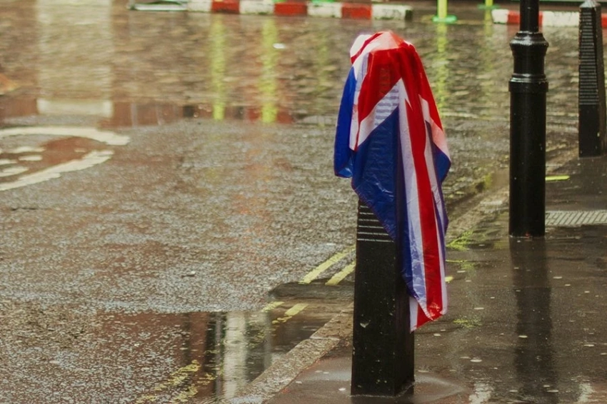 Пороховая бочка Европы снова начинает тлеть или Что забыла на Балканах Британия