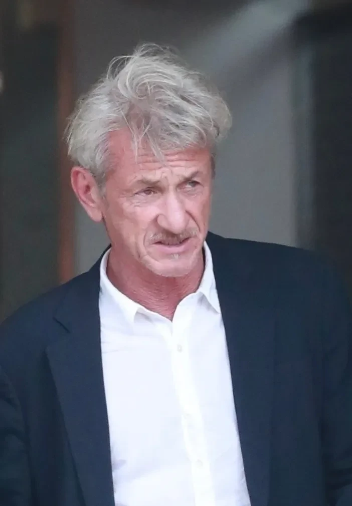 Шон Пенн появился на публике вместе с 30-летней возлюбленной Валерией Ников