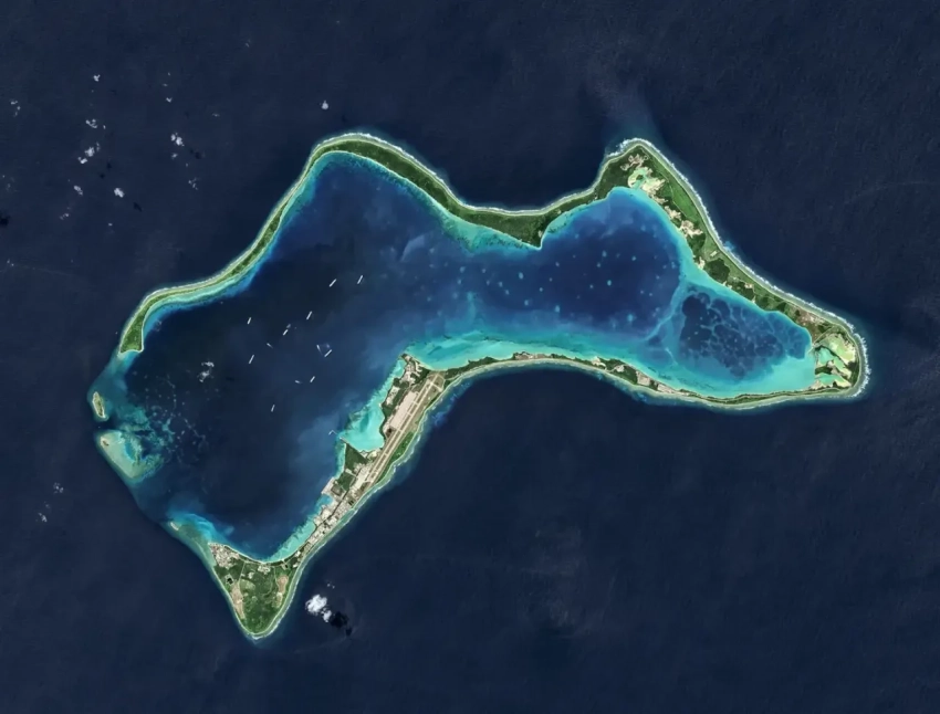 Трамп раскритиковал Лондон за решение о передаче острова с военной базой США