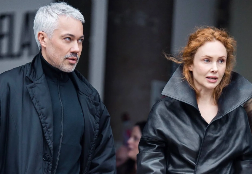 Александр Рогов и Ольга Карпуть (с новым цветом волос) проводят время на Неделе моды в Париже