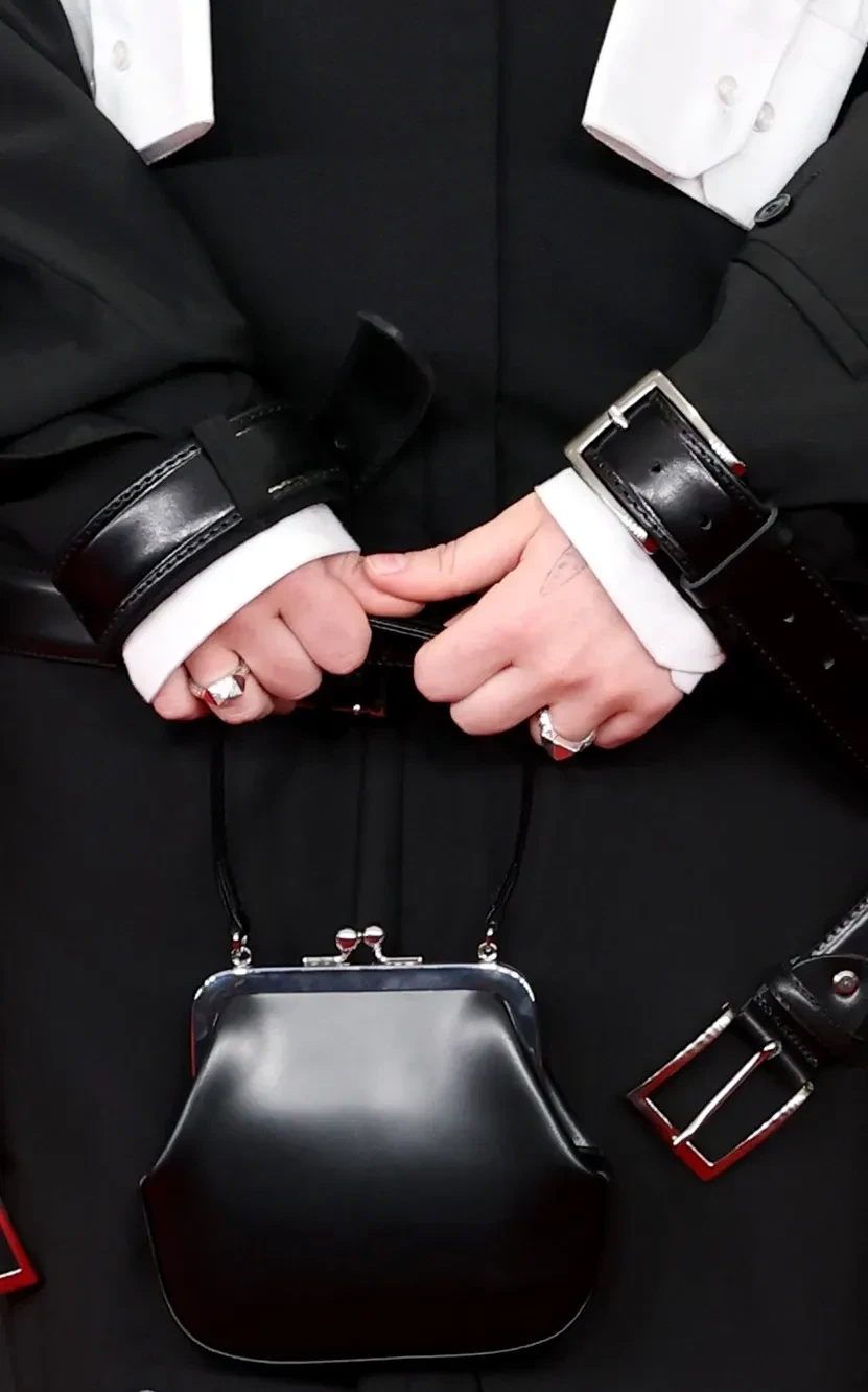 Билли Айлиш спровоцировала слухи о помолвке с бойфрендом