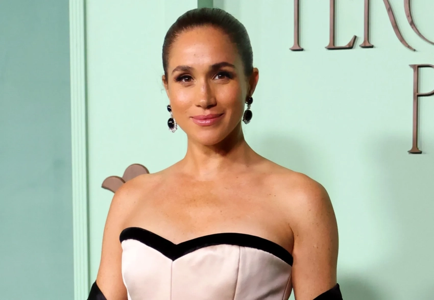 Меган Маркл в платье с декольте посетила благотворительный гала-вечер